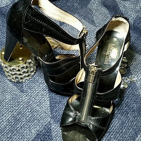 MICHAEL KORS Gold & Black Heels - Picture 7 of 7